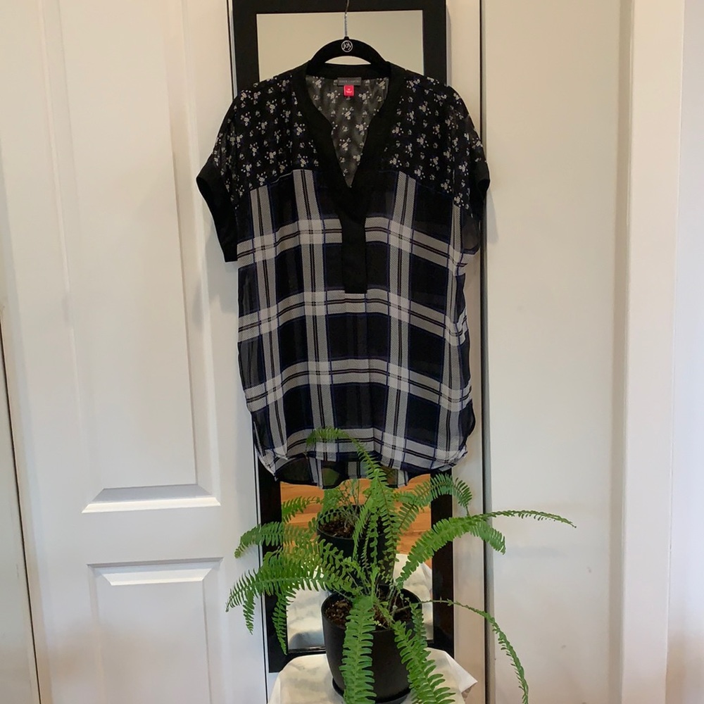 Vince Camuto V Blouse